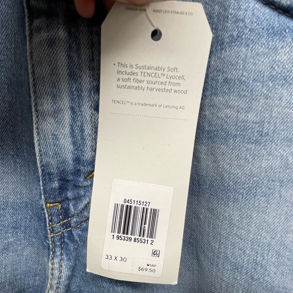 Men’s Levi Jeans - Picture 4 of 10